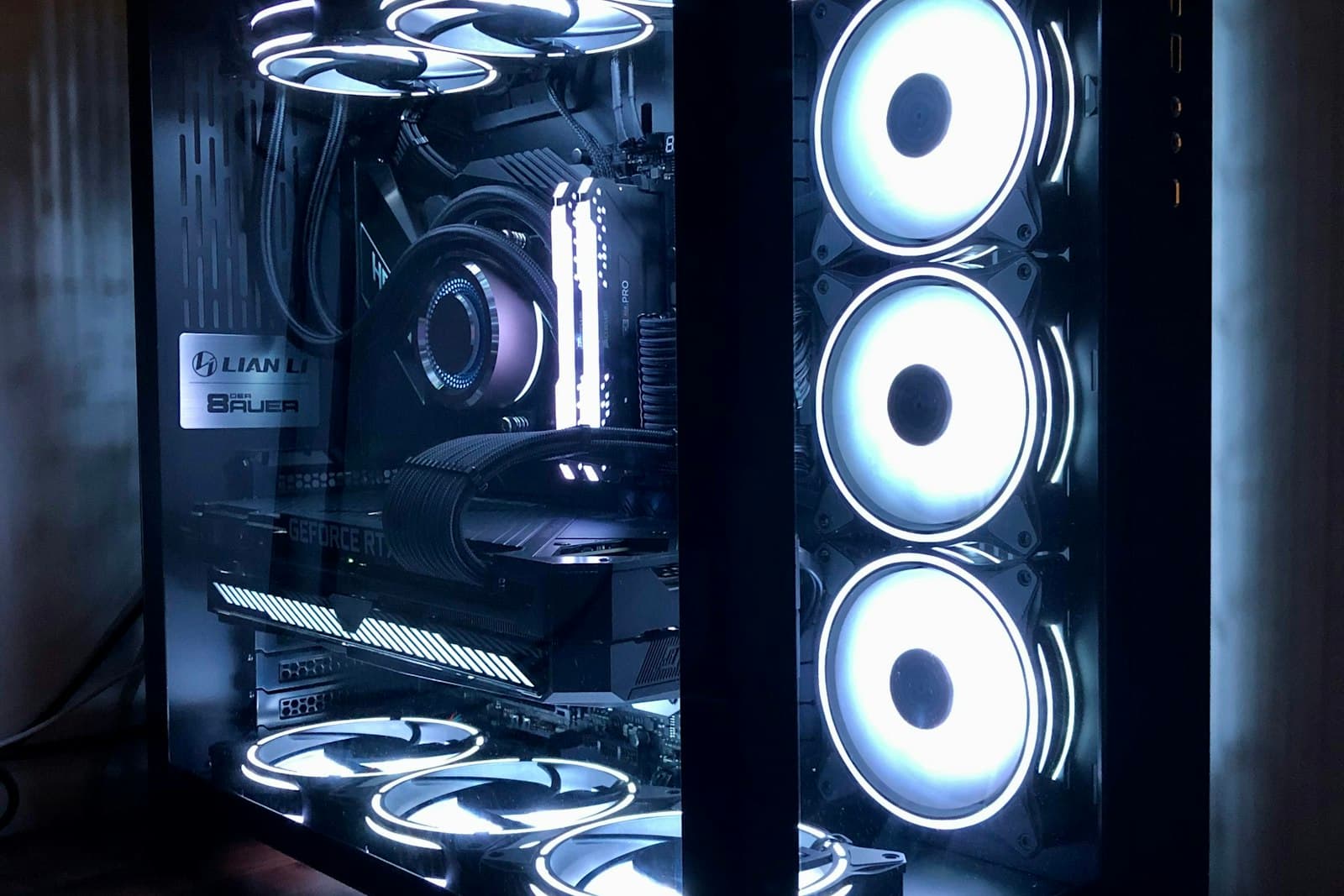 Lenovo ThinkStation P620 — Threadripper PRO, RTX PRO 6000 (96GB ECC) hardware detail 1