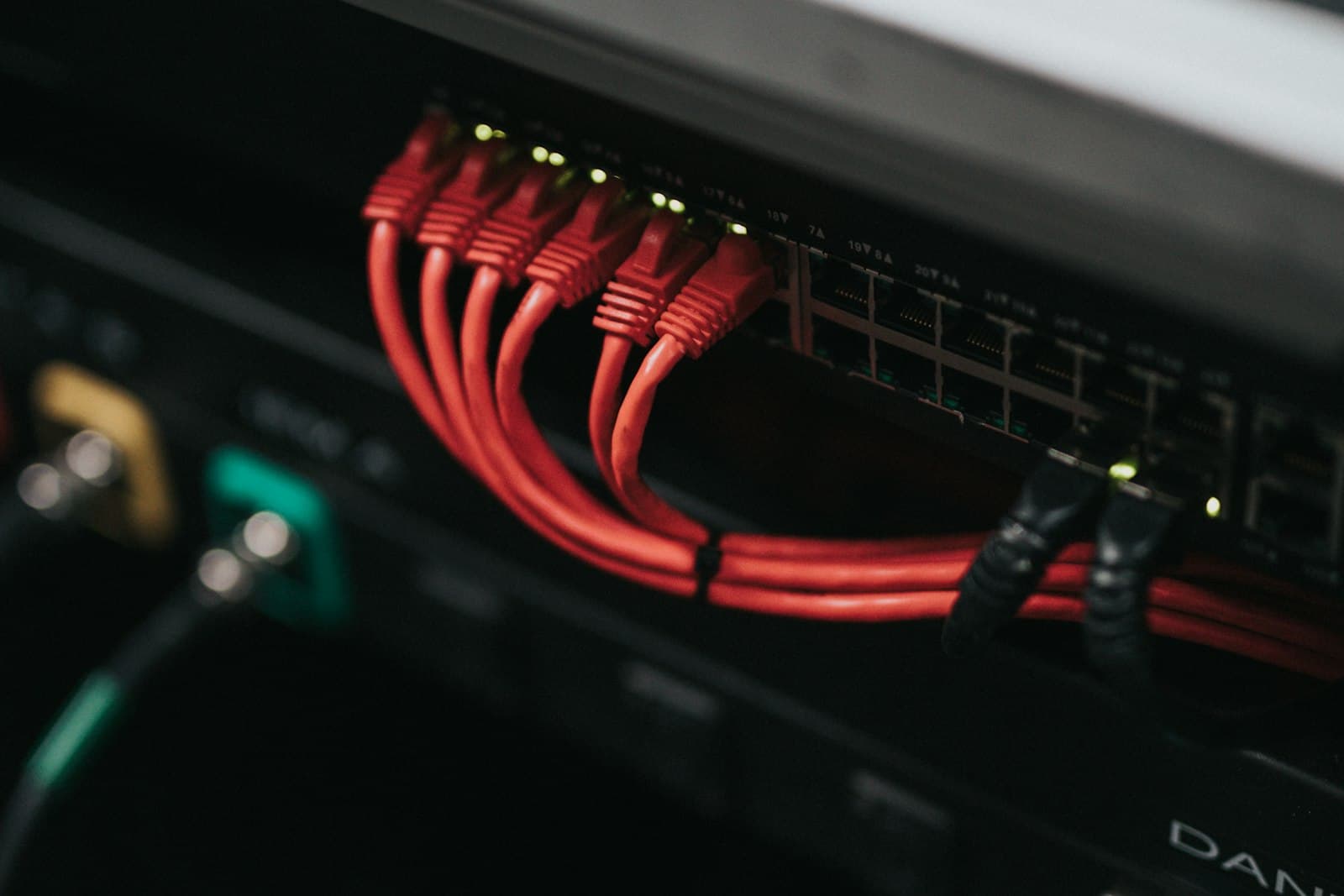 NVIDIA Spectrum-4 SN5600 128×400GbE GPU Top-of-Rack Switch hardware detail 1