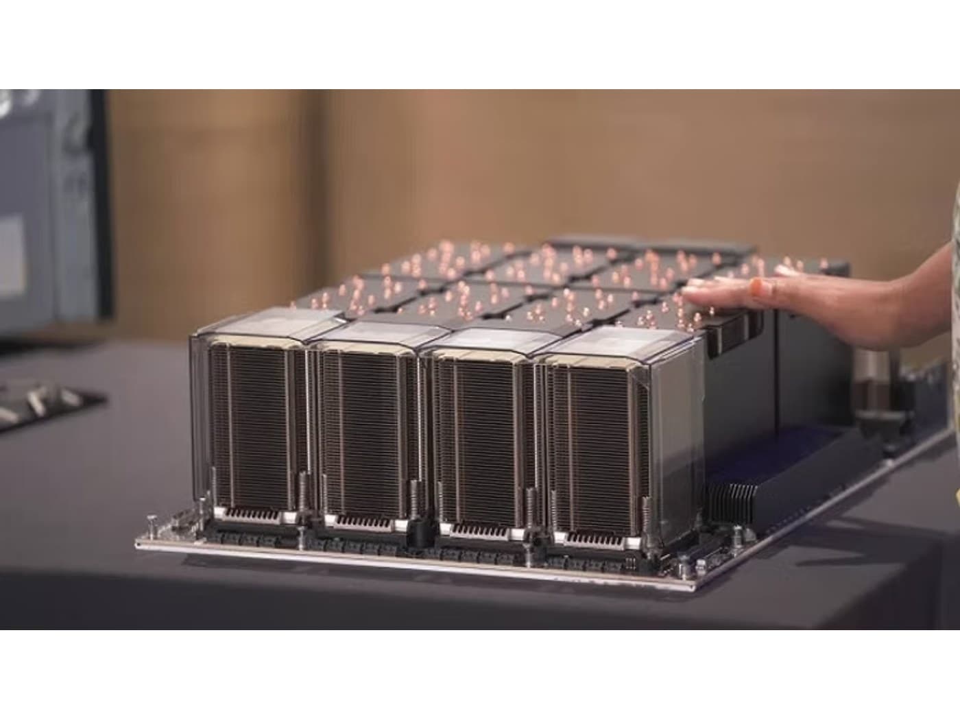 Nexus MI300X Training Pod — Multi-Node Cluster (8-Rail 400G Fabric) hardware detail 3