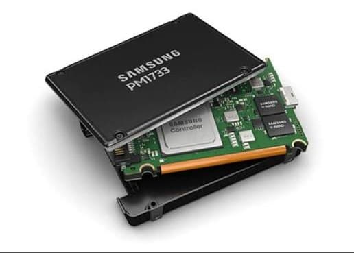 Dell Dell 7.68TB PCIe Gen4 NVMe 2.5-inch Read Intensive Enterprise SSD (Samsung PM1733 V2, MZ-WLR7T60, for 14G/15G PowerEdge)