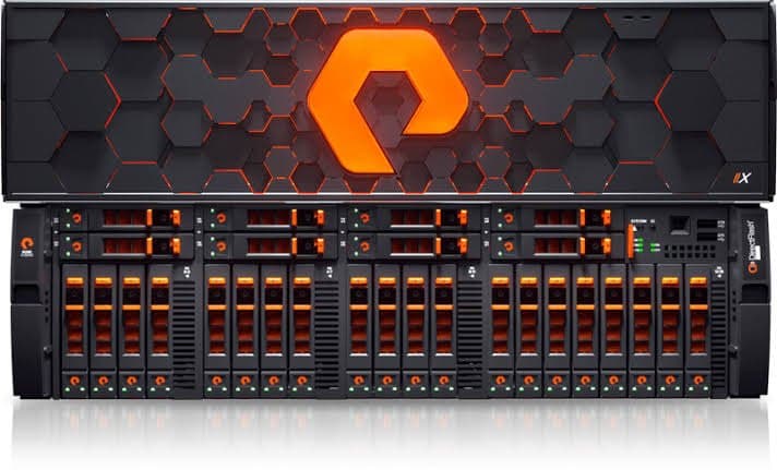 FlashArray//XL170 R5 (sub-150µs high-end consolidation)
